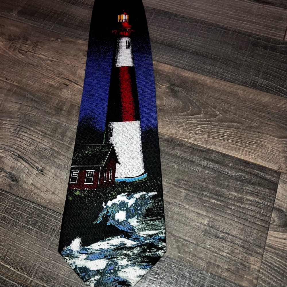 Lighthouse Beach Inspired Tie EUC
